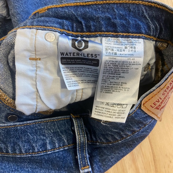 Levi's 501 Denim Shorts - Picture 6 of 7